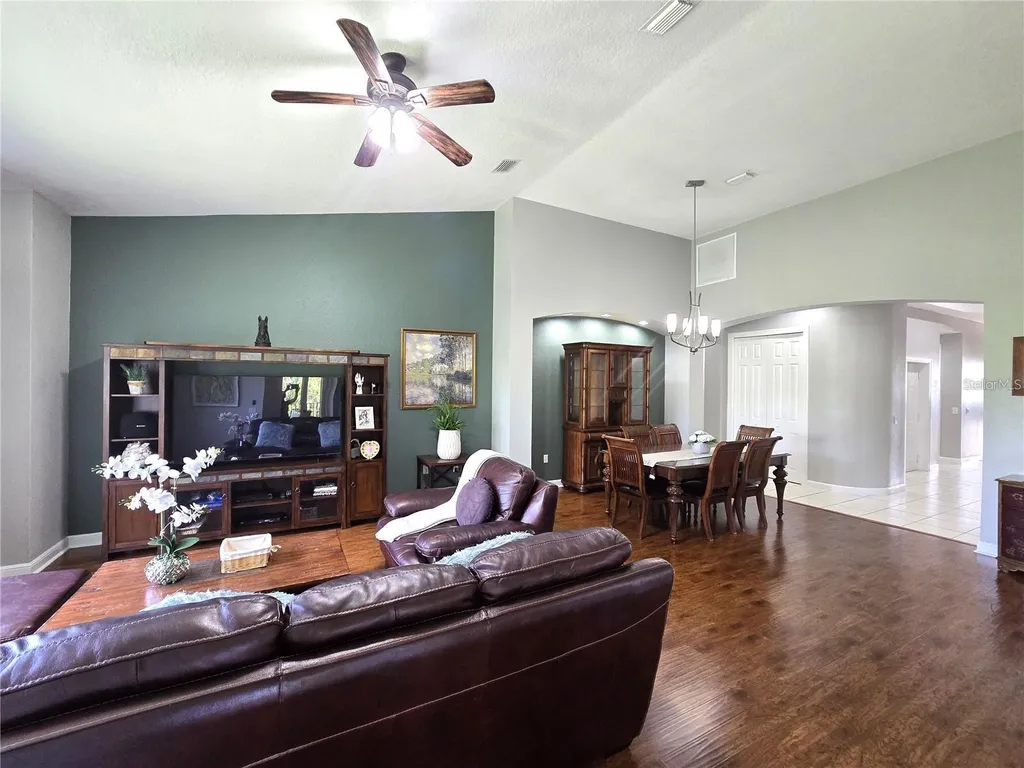 5429 46th Court W Bradenton FL 34210
