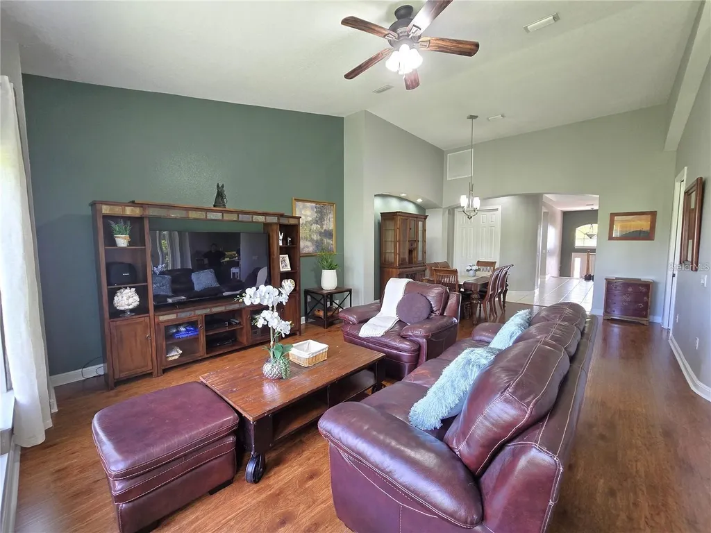 5429 46th Court W Bradenton FL 34210