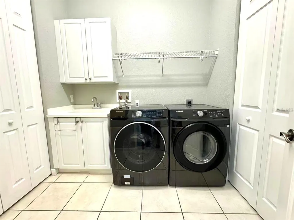 5429 46th Court W Bradenton FL 34210