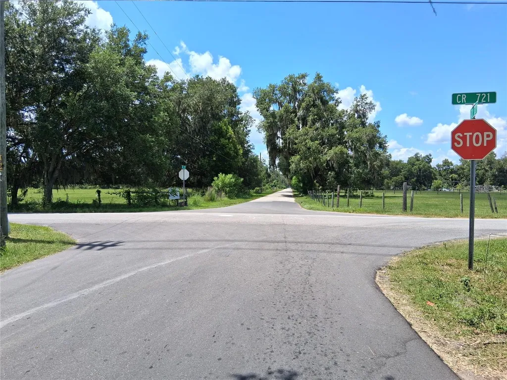 11470 Cr 727 Webster FL 33597