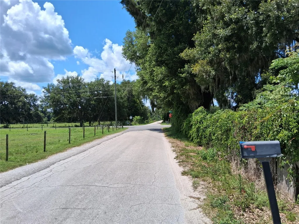 11470 Cr 727 Webster FL 33597