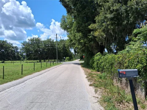 11470 Cr 727 Webster FL 33597
