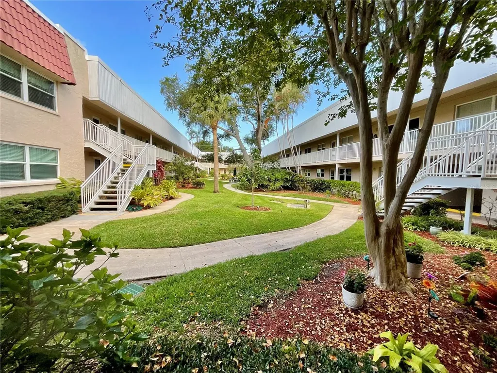 10034 64th Avenue N St Petersburg FL 33708