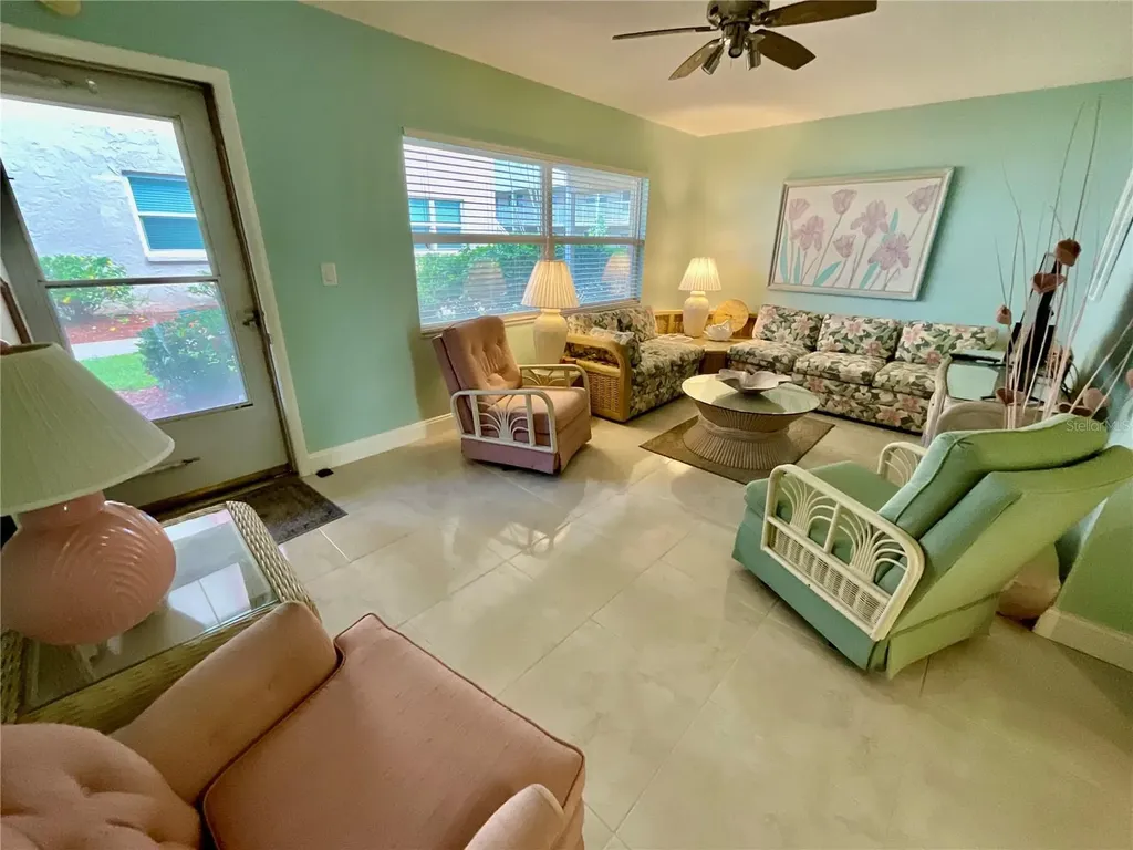 10034 64th Avenue N St Petersburg FL 33708