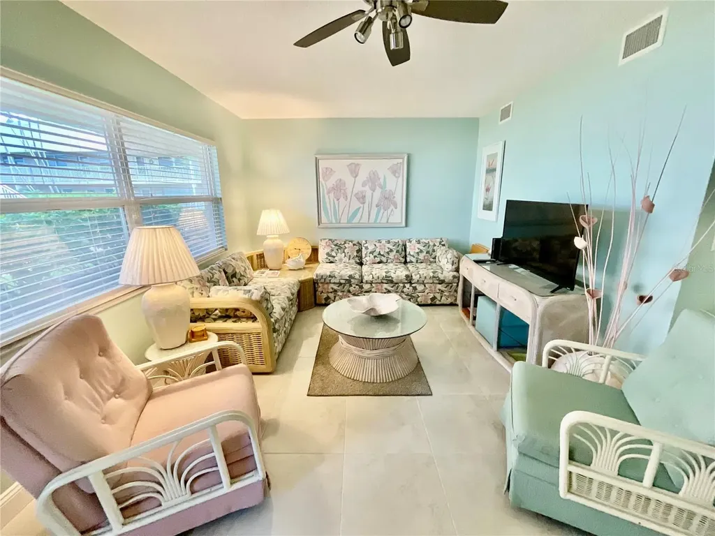 10034 64th Avenue N St Petersburg FL 33708