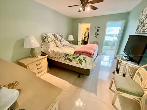 10034 64th Avenue N St Petersburg FL 33708