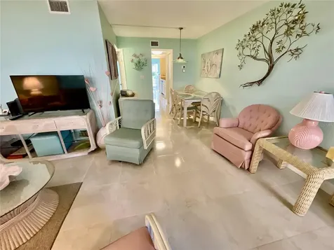 10034 64th Avenue N St Petersburg FL 33708