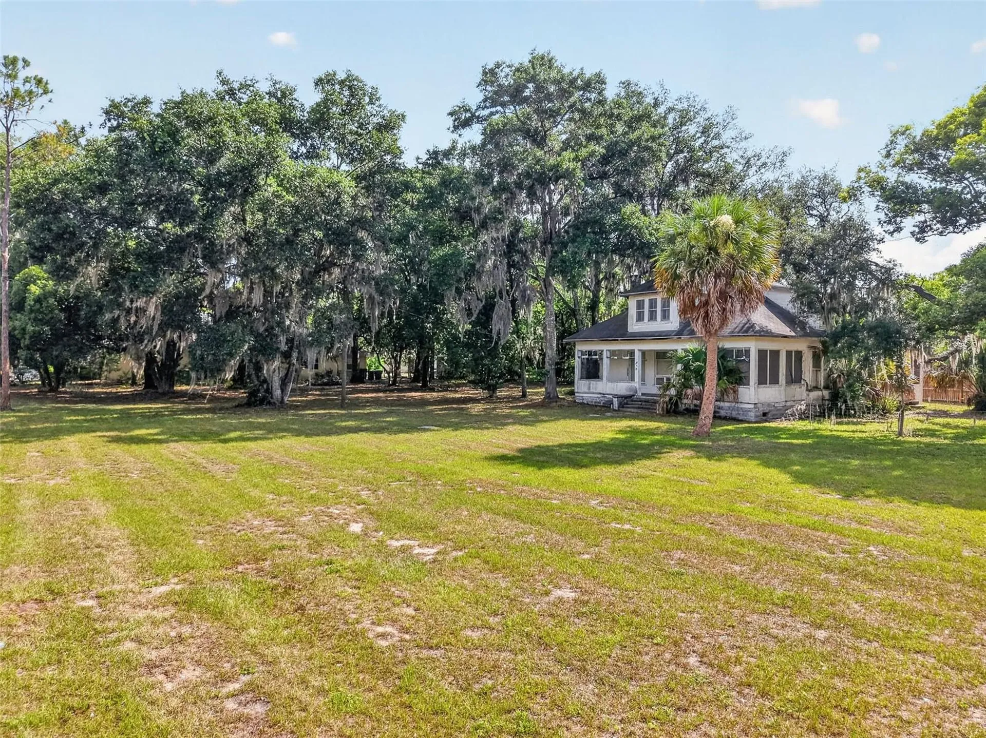 316 N Highland Street Mount Dora FL 32757