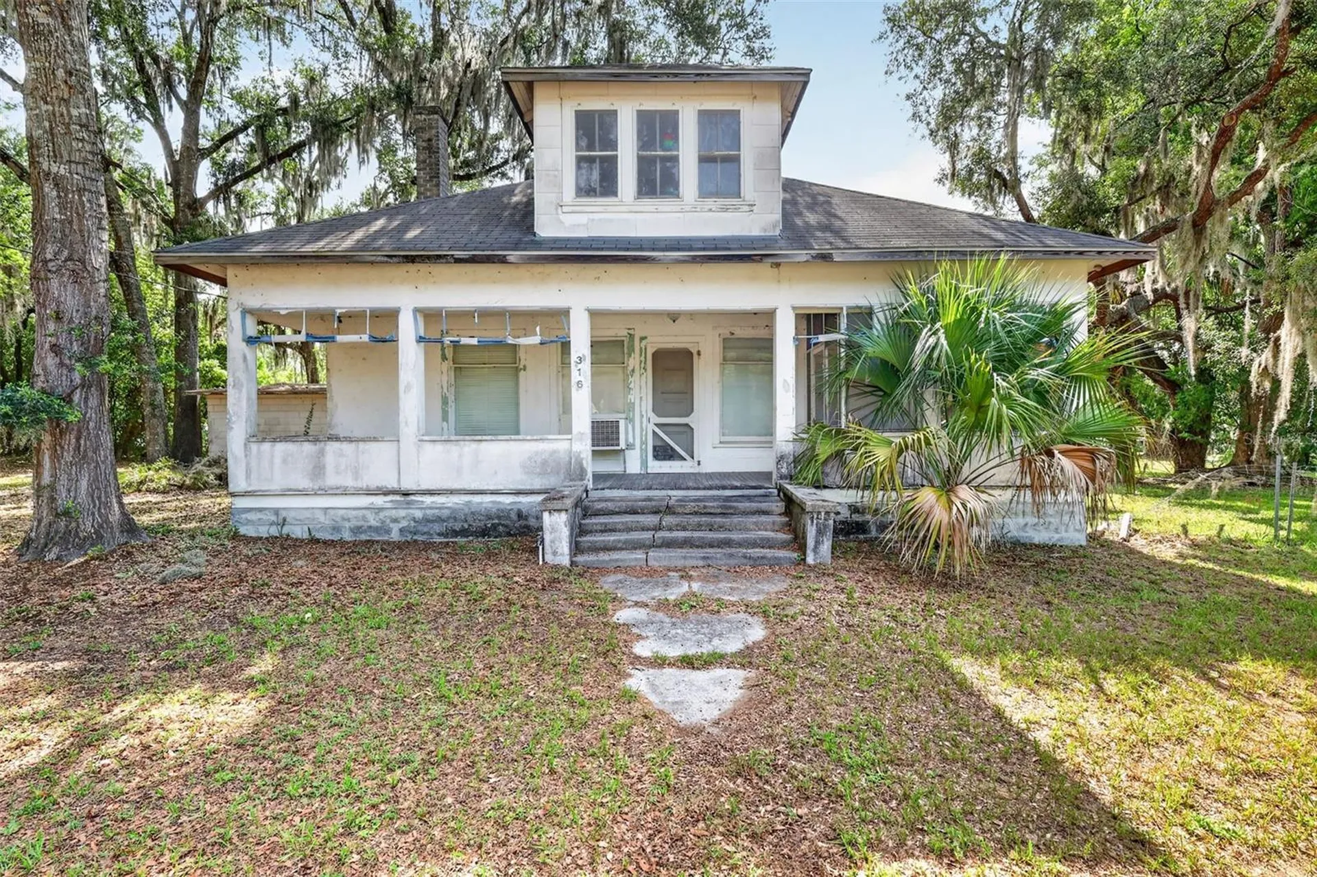 316 N Highland Street Mount Dora FL 32757
