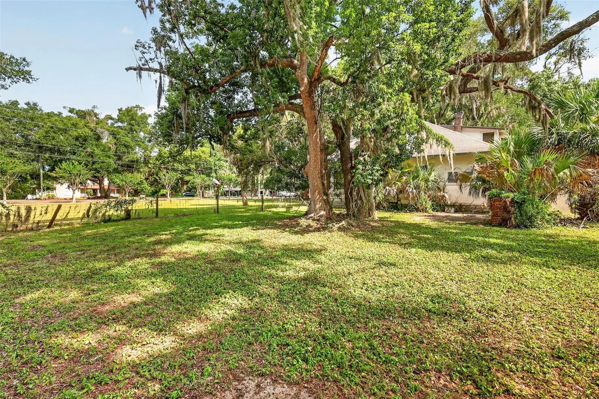 316 N Highland Street Mount Dora FL 32757