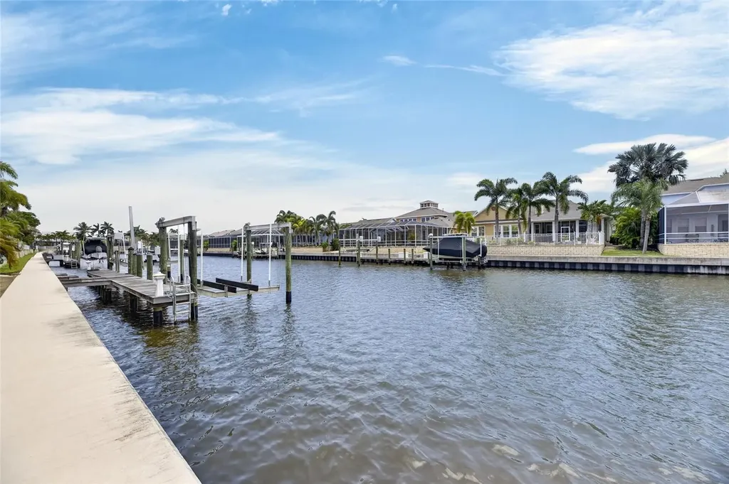 5713 Sea Trout Place Apollo Beach FL 33572
