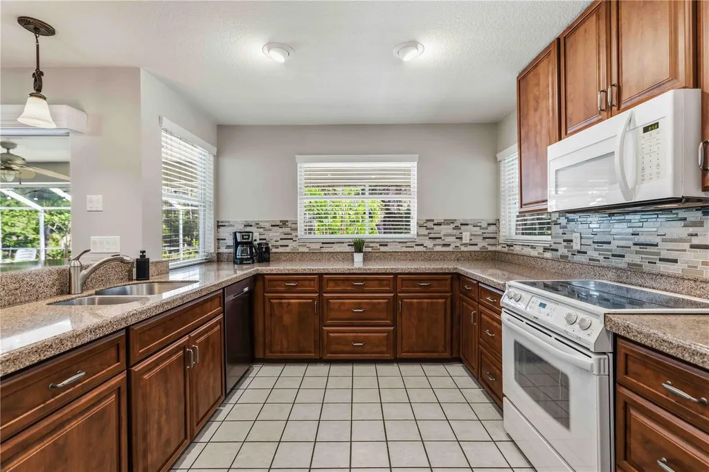 9308 65th Avenue E Bradenton FL 34202