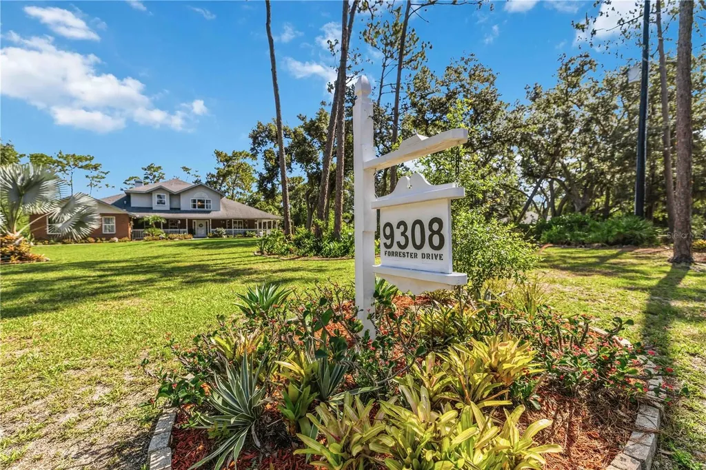 9308 65th Avenue E Bradenton FL 34202