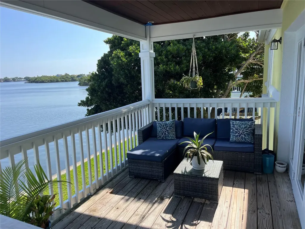 205 Pompano Drive SE St Petersburg FL 33705