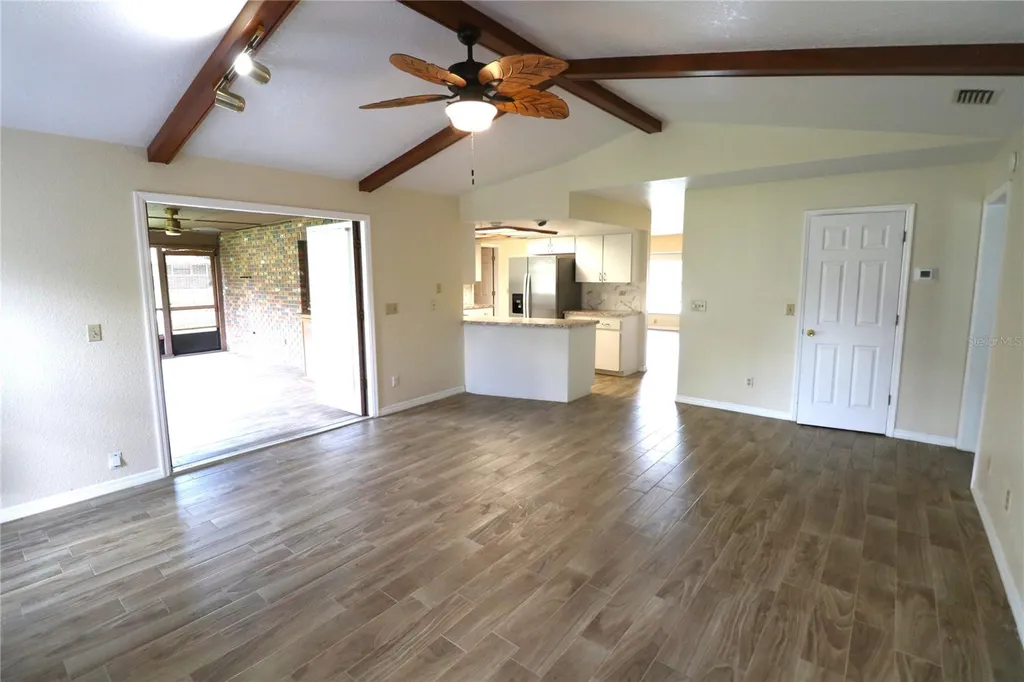 1023 Redbud Circle Plant City FL 33563