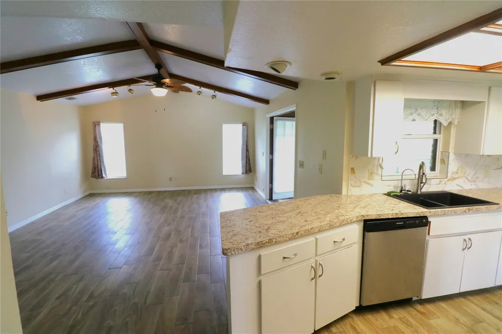 1023 Redbud Circle Plant City FL 33563