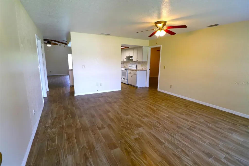 1023 Redbud Circle Plant City FL 33563