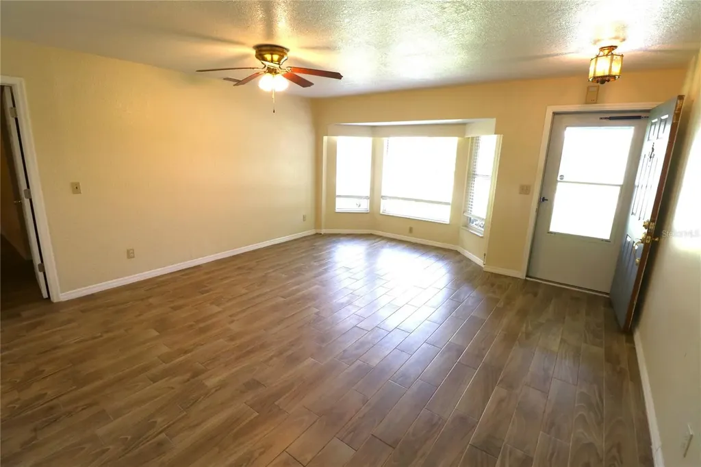 1023 Redbud Circle Plant City FL 33563