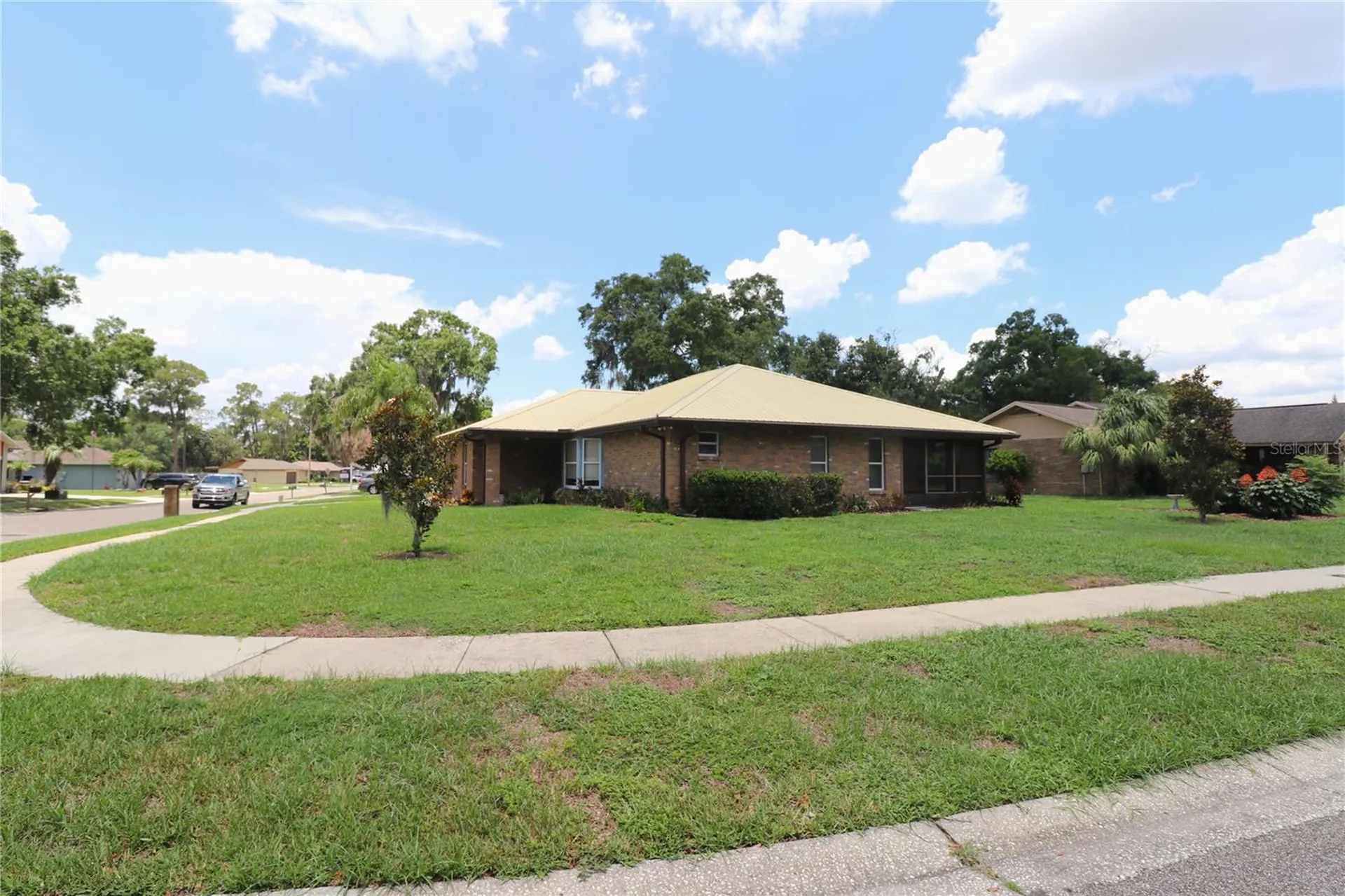 1023 Redbud Circle Plant City FL 33563