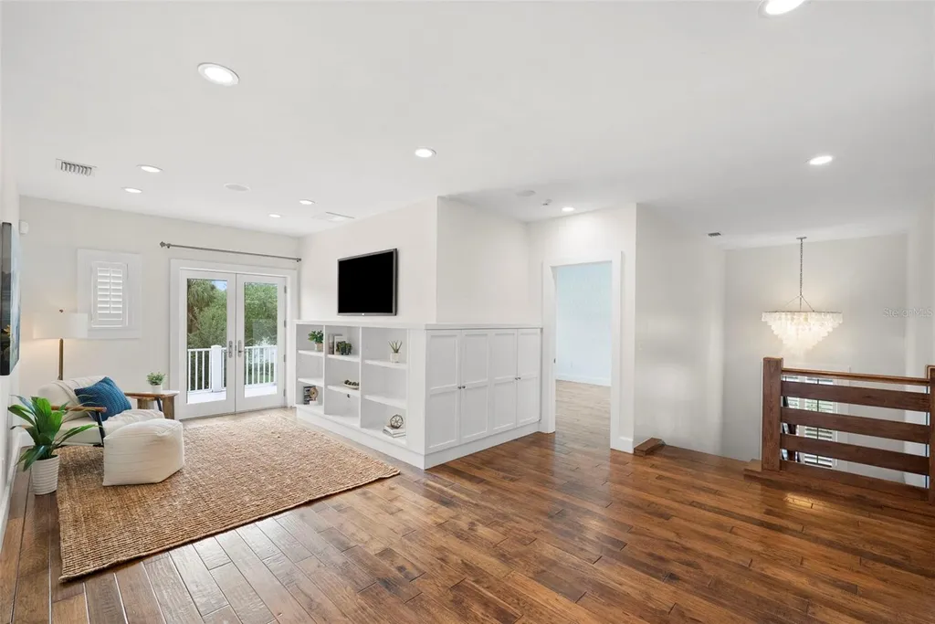 826 S Edison Avenue Tampa FL 33606