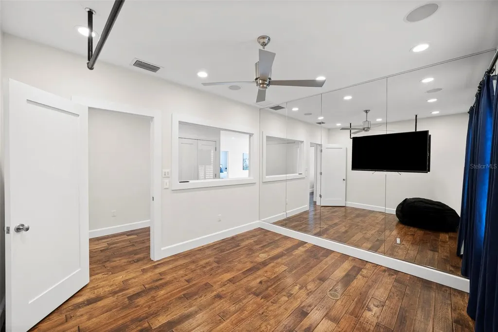 826 S Edison Avenue Tampa FL 33606