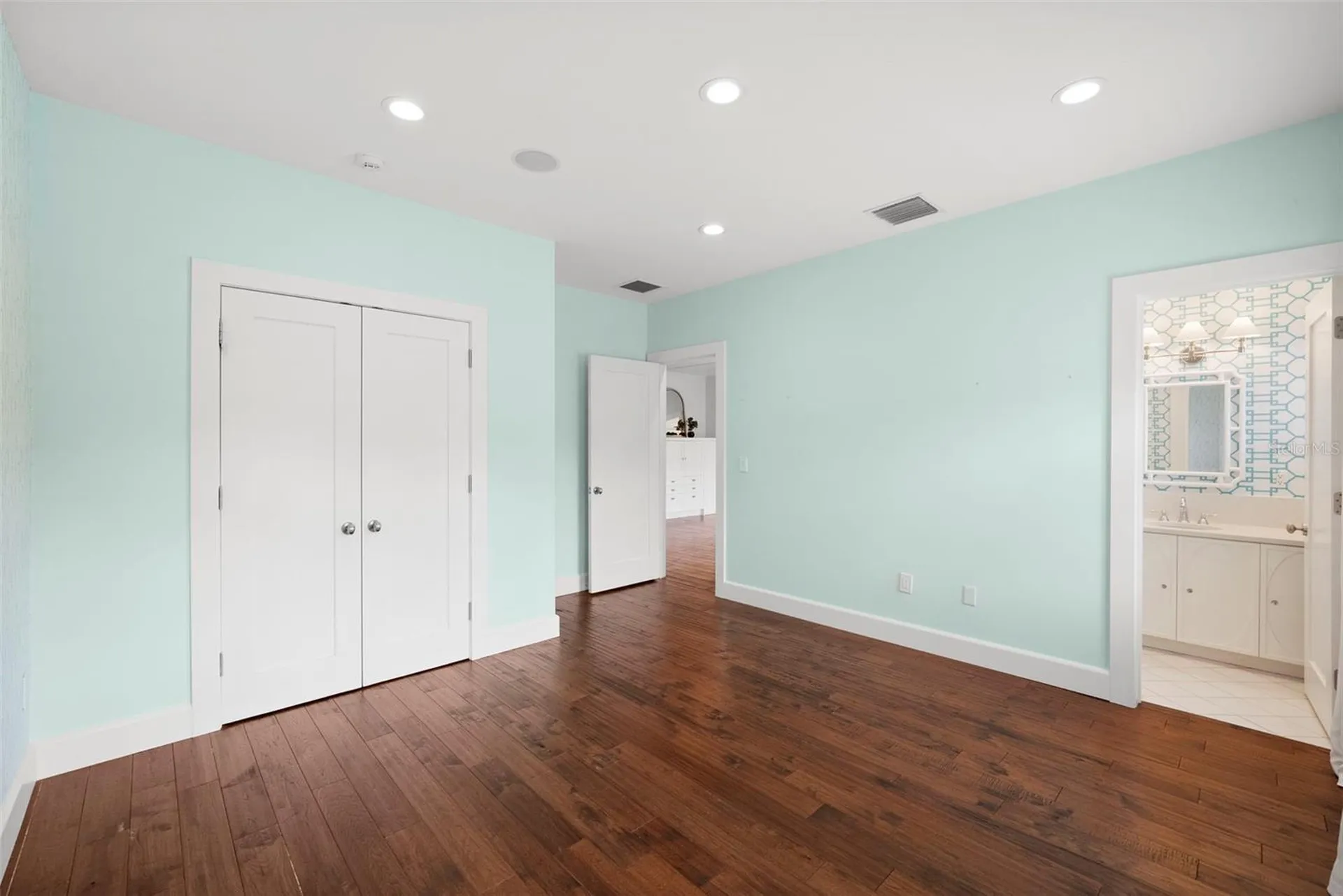 826 S Edison Avenue Tampa FL 33606