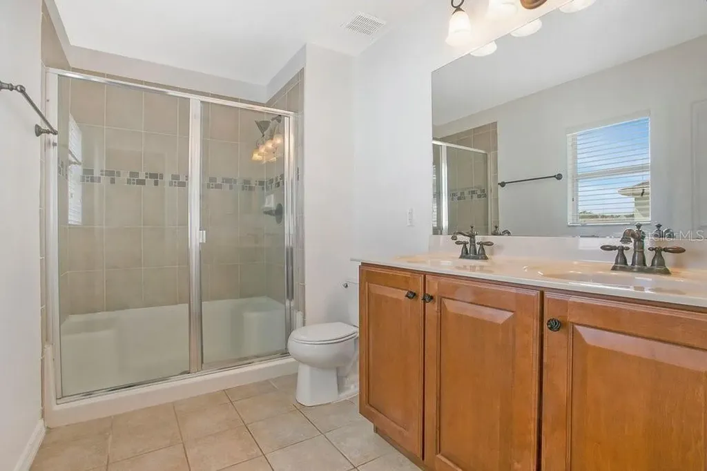 2205 Glossy Privet Drive Orlando FL 32828