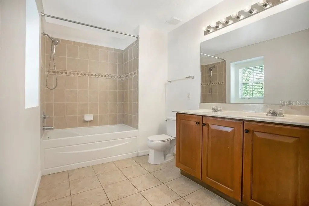 2205 Glossy Privet Drive Orlando FL 32828