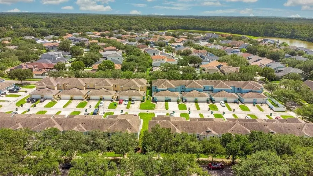 2205 Glossy Privet Drive Orlando FL 32828