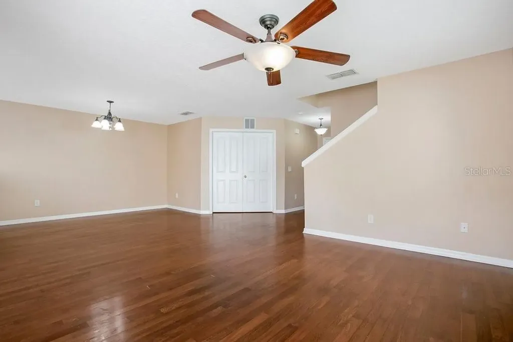 2205 Glossy Privet Drive Orlando FL 32828