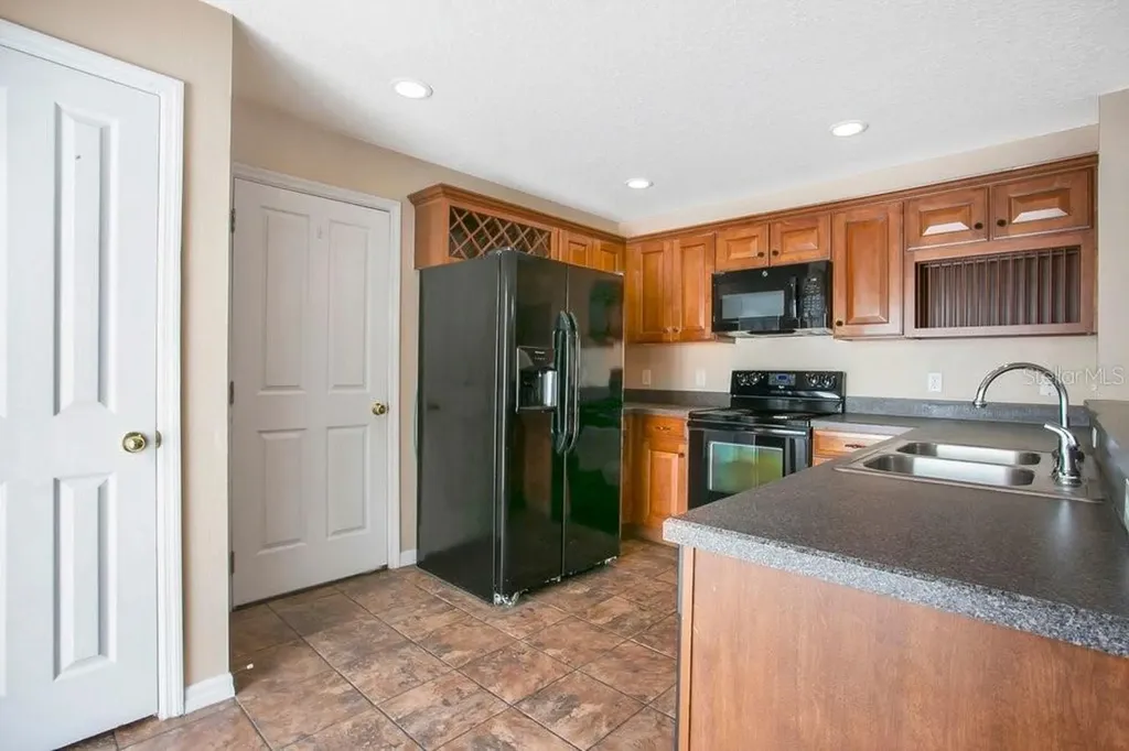 2205 Glossy Privet Drive Orlando FL 32828