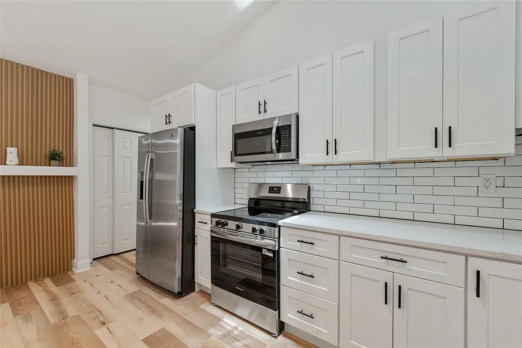908 Oakwood Cove Altamonte Springs FL 32714