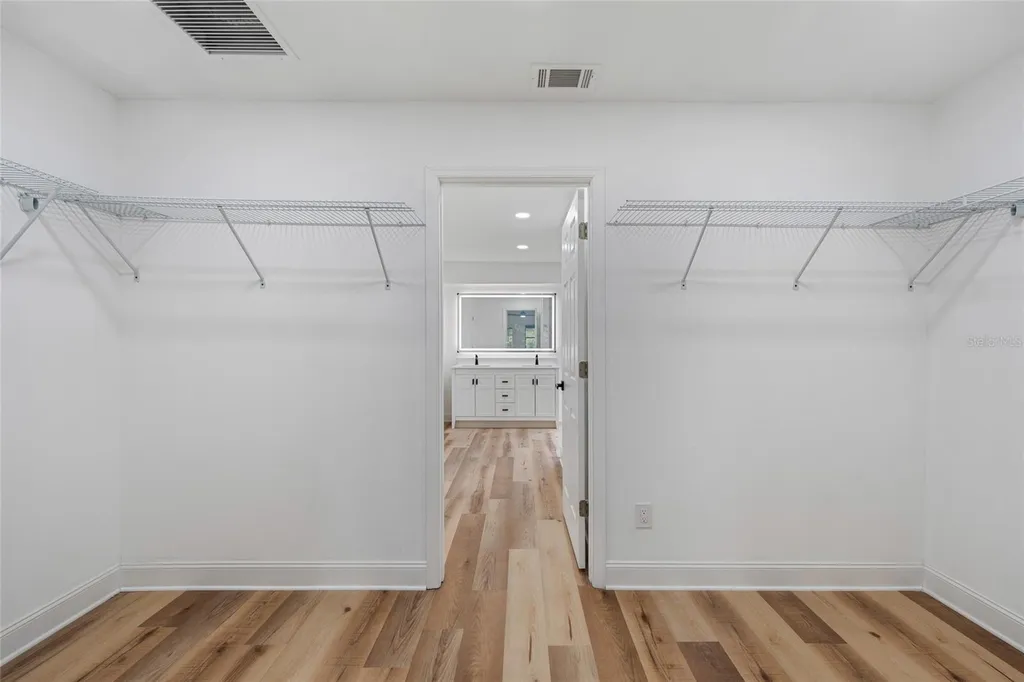 908 Oakwood Cove Altamonte Springs FL 32714
