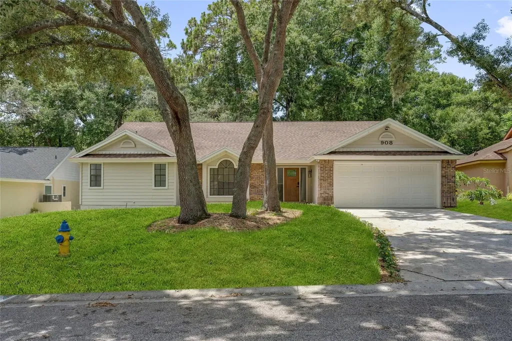 908 Oakwood Cove Altamonte Springs FL 32714