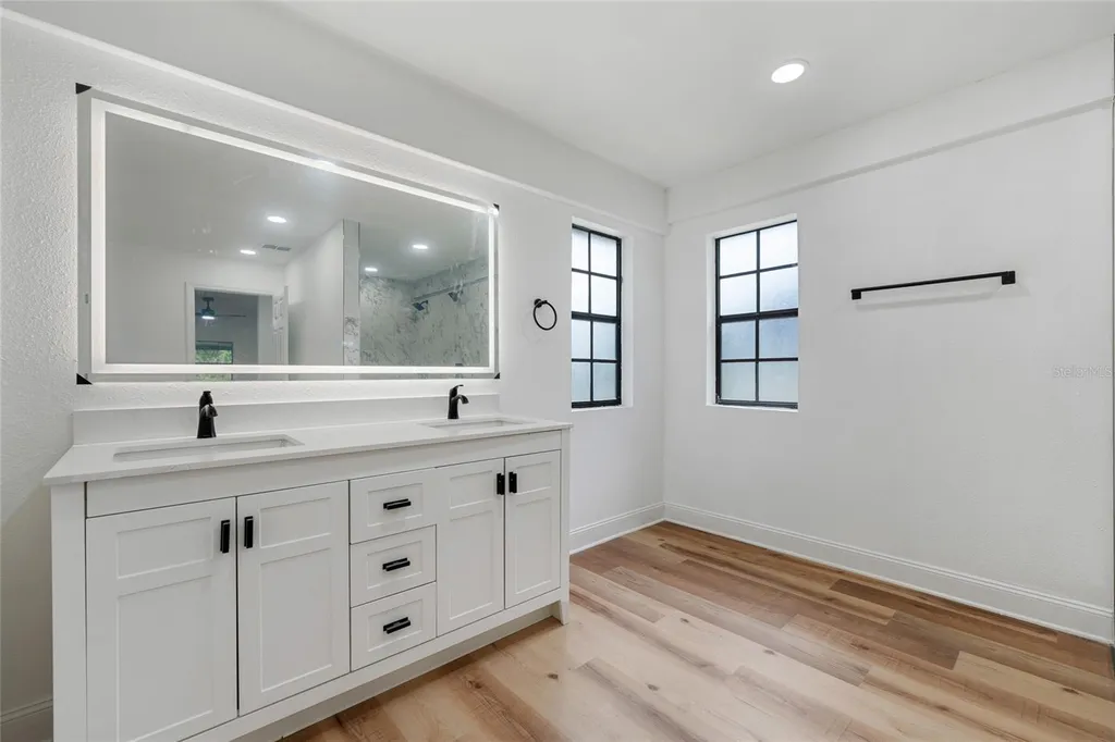 908 Oakwood Cove Altamonte Springs FL 32714