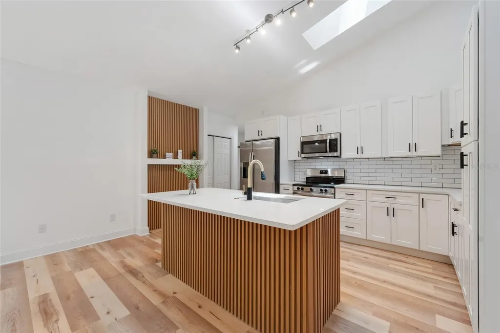 908 Oakwood Cove Altamonte Springs FL 32714