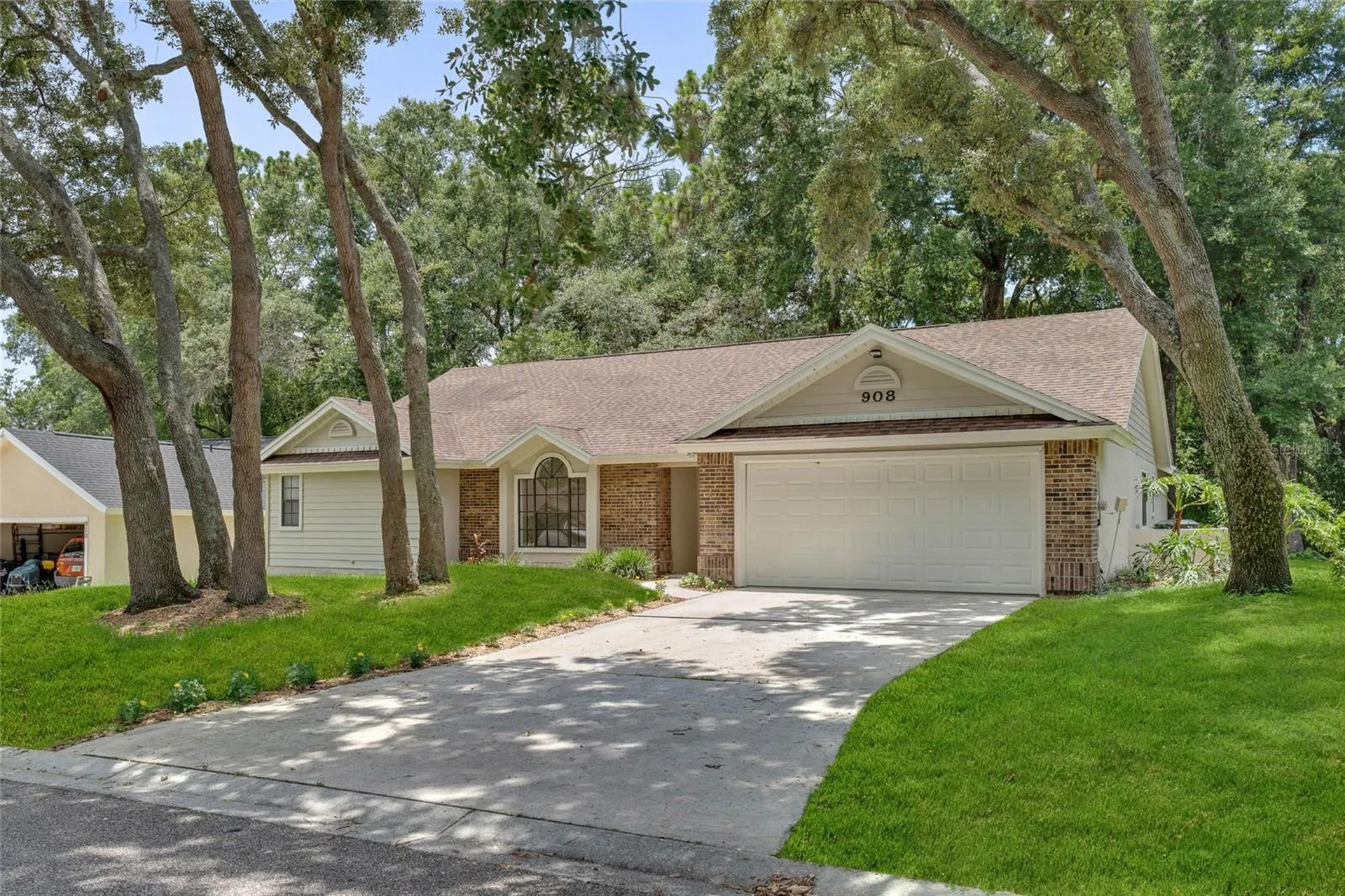 908 Oakwood Cove Altamonte Springs FL 32714