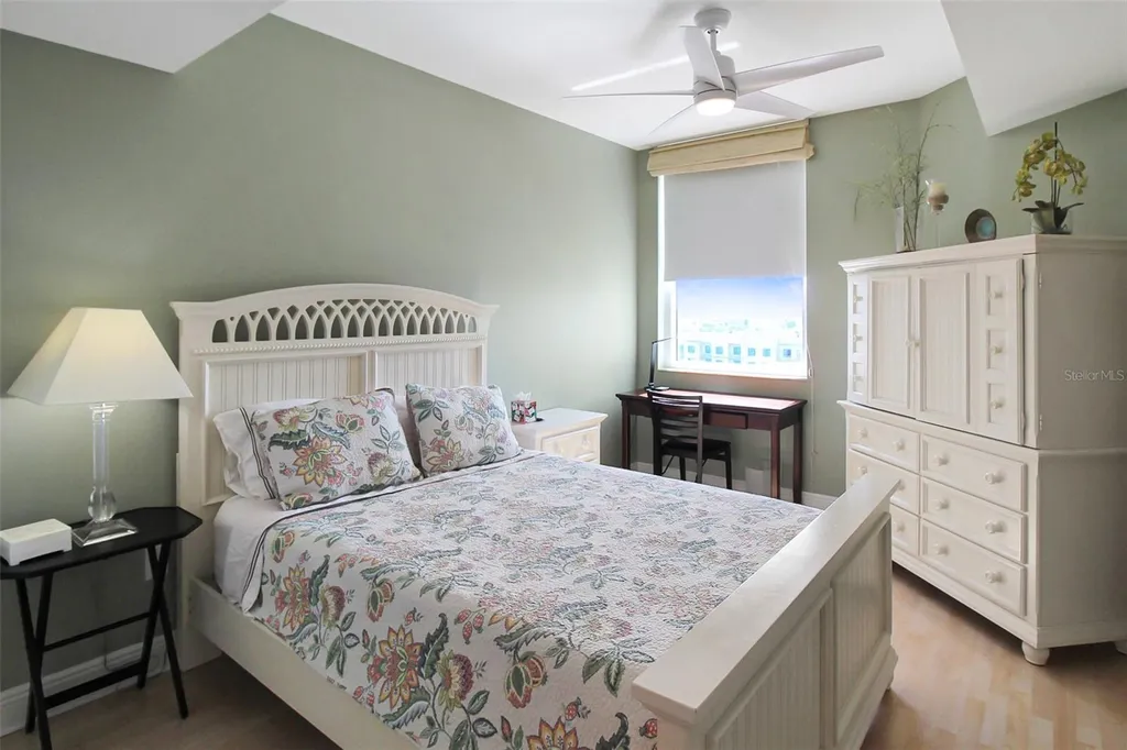 800 N Tamiami Trail Sarasota FL 34236