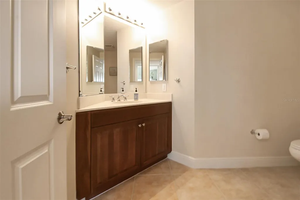 800 N Tamiami Trail Sarasota FL 34236