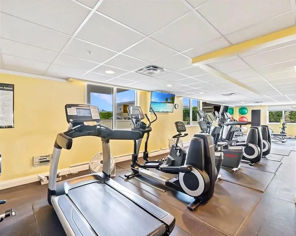 800 N Tamiami Trail Sarasota FL 34236