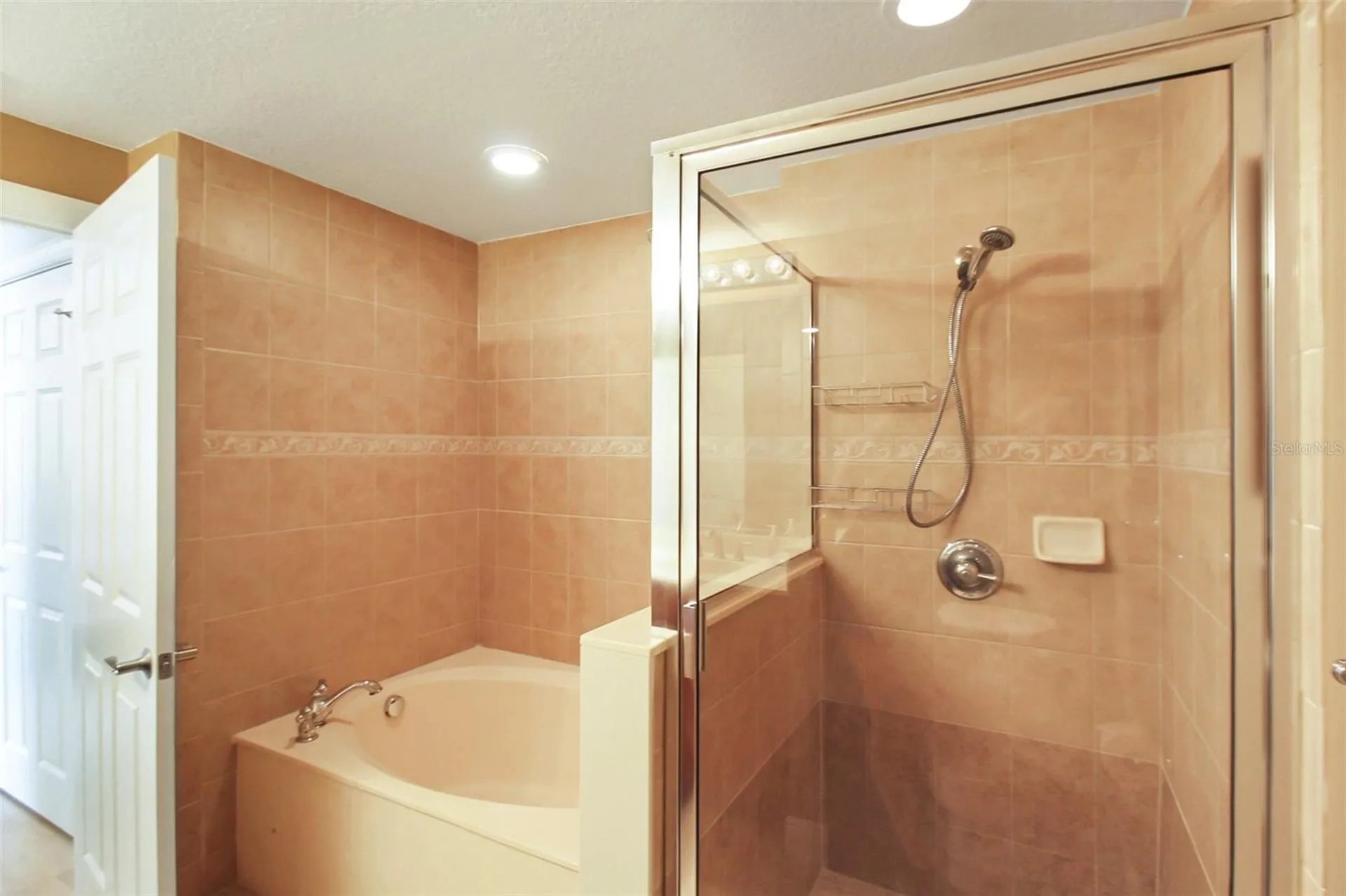 800 N Tamiami Trail Sarasota FL 34236