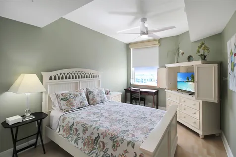 800 N Tamiami Trail Sarasota FL 34236