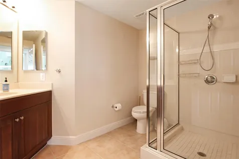 800 N Tamiami Trail Sarasota FL 34236
