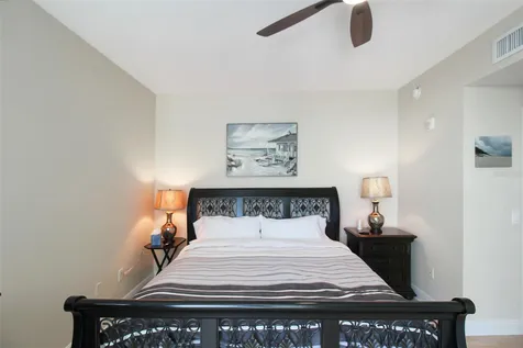 800 N Tamiami Trail Sarasota FL 34236
