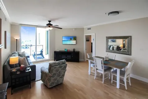 800 N Tamiami Trail Sarasota FL 34236