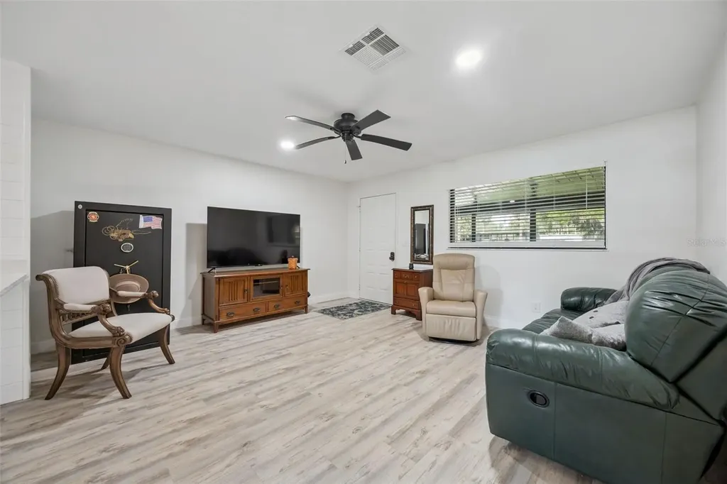 2082 Shady Lane Geneva FL 32732