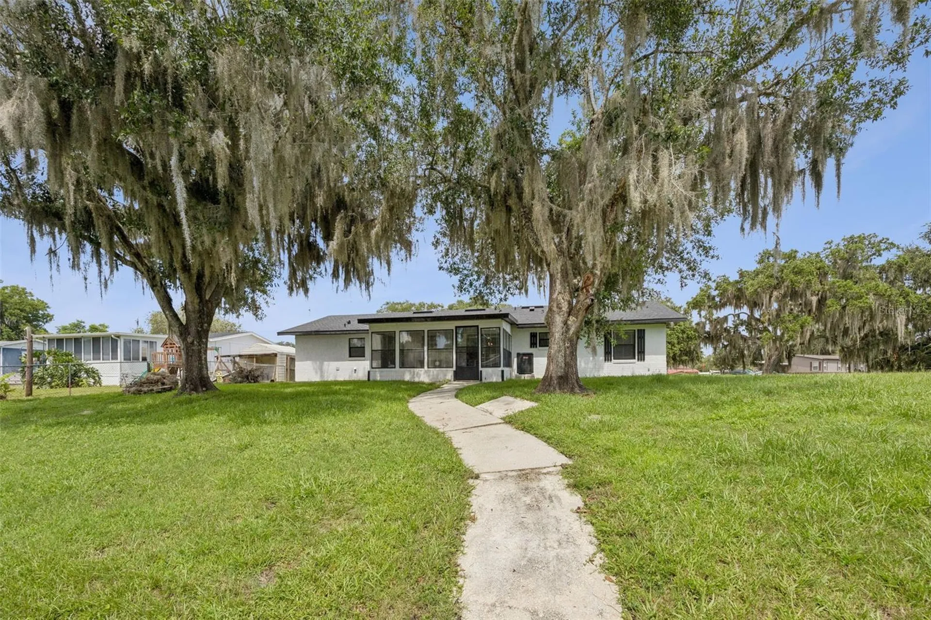 2082 Shady Lane Geneva FL 32732