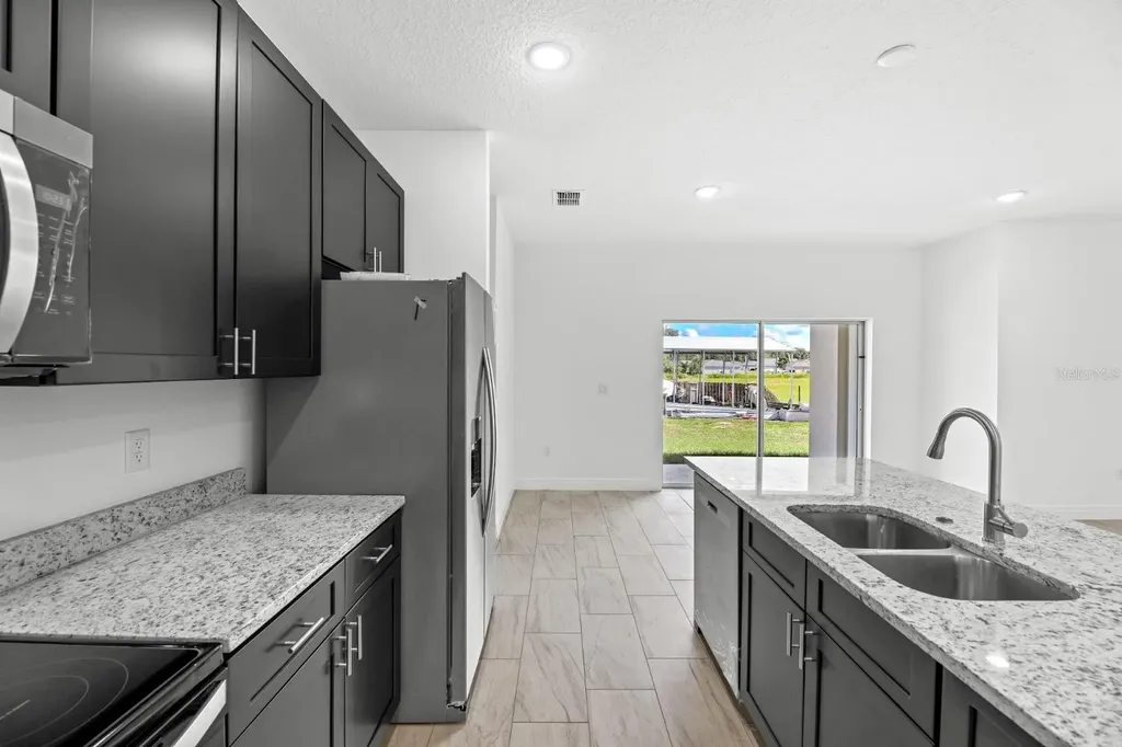 2744 W Redgate Drive Dunnellon FL 34433
