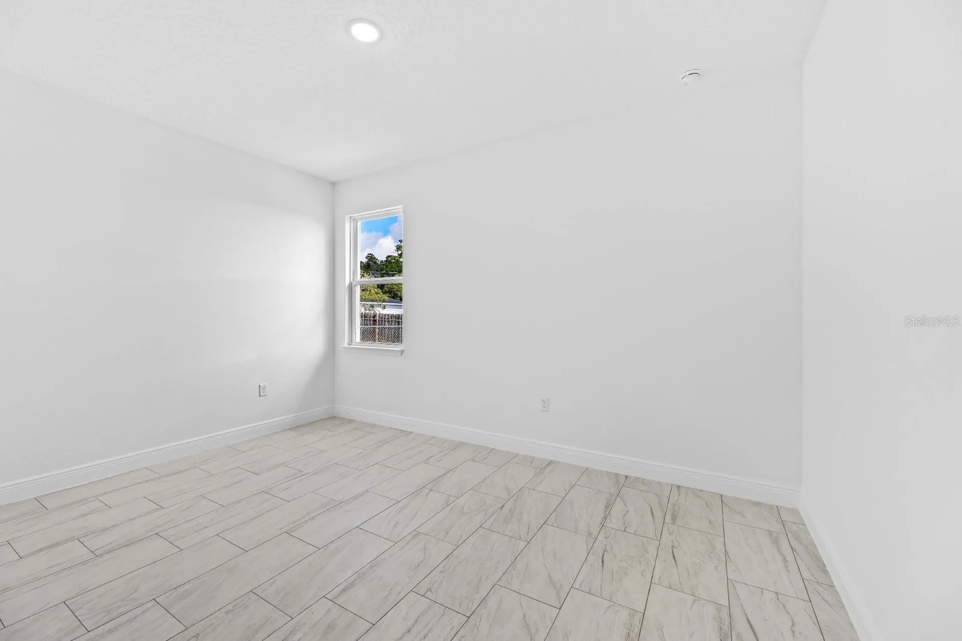 2744 W Redgate Drive Dunnellon FL 34433