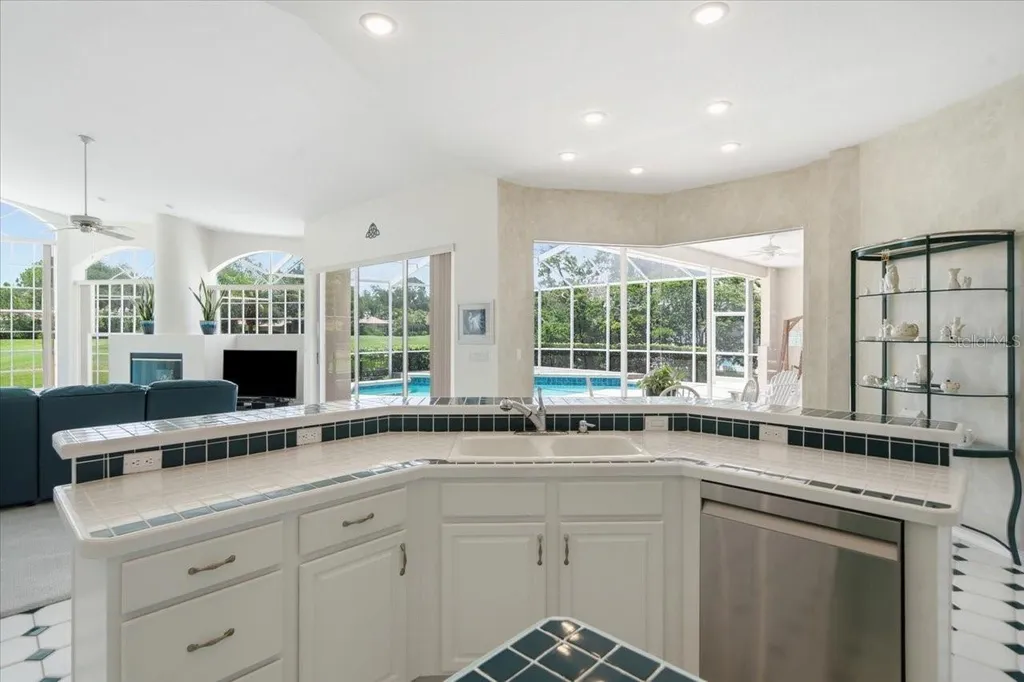 85 Kelleys Trail Oldsmar FL 34677